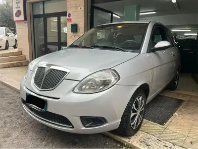 Usata Lancia Ypsilon 60 CV (44 kW) 2008 Grigio Utilitaria