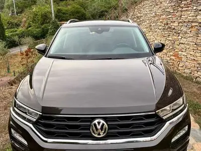 Usata VW T-Roc Style 116 CV (85 kW) 2019 Marrone SUV
