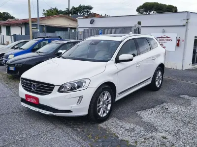 Occasion Volvo XC60 R-Design Momentum 181 ch (133 kW) 2015 Blanc SUV