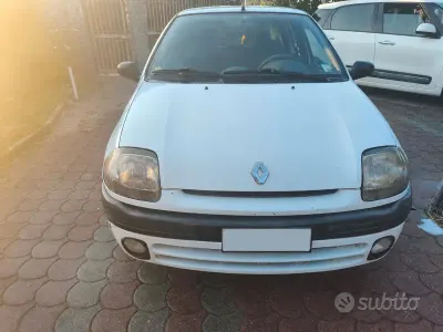 Usata Renault Clio II 58 CV (42 kW) 1999 Berlina