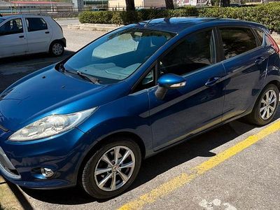 Begagnad Ford Fiesta 2009 Blå Sedan