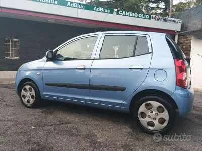 Usata Kia Picanto 62 CV (45 kW) 2011 Blu Utilitaria