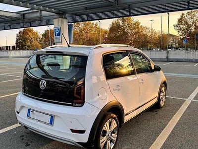 Usata VW cross up! 75 CV (55 kW) 2018 Bianco Utilitaria
