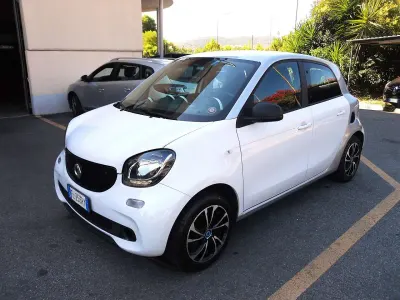 Usata Smart ForFour Passion 71 CV (52 kW) 2017 Bianco Utilitaria
