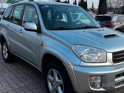 Begagnad Toyota RAV4 116 HK (85 kW) 2004 Grå Kombi