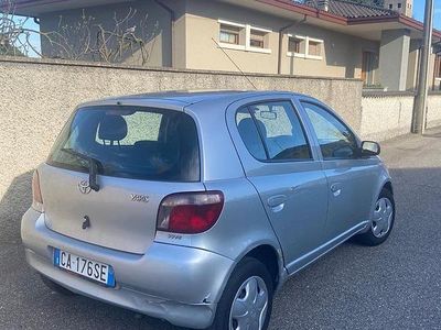 Usata Toyota Yaris 2002 Grigio Berlina