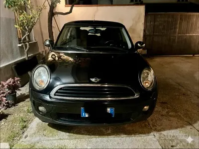 Begagnad Mini ONE 95 HK (69 kW) 2009 Svart Halvkombi