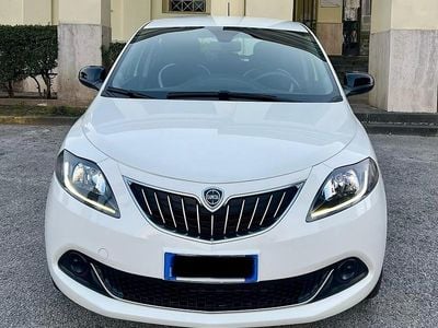 Usata Lancia Ypsilon 69 CV (50 kW) 2023 Bianco Utilitaria