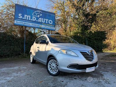Usata Lancia Ypsilon Gold 69 CV (50 kW) 2015 Grigio Utilitaria
