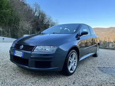 Usata Fiat Stilo 116 CV (85 kW) 2004 Grigio Berlina