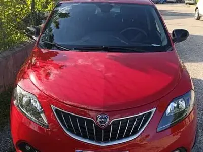 Usata Lancia Ypsilon Gold 69 CV (50 kW) 2023 Utilitaria