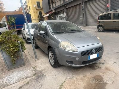 Usata Fiat Grande Punto 77 CV (56 kW) 2006 Grigio Utilitaria