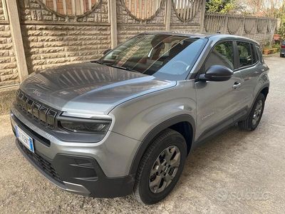 Käytetty Jeep Avenger Altitude 101 HP (74 kW) 2025 Harmaa Katumaasturi