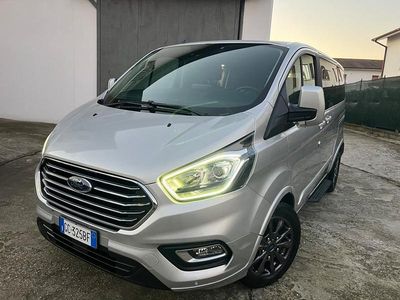 Usata Ford Tourneo 130 CV (95 kW) 2020 Grigio Monovolume