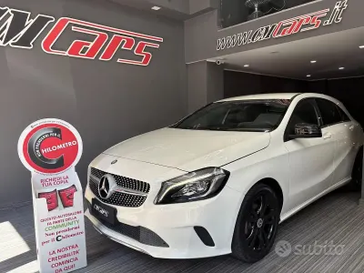 Usado Mercedes A180 109 CV (80 kW) 2017 Blanco Berlina