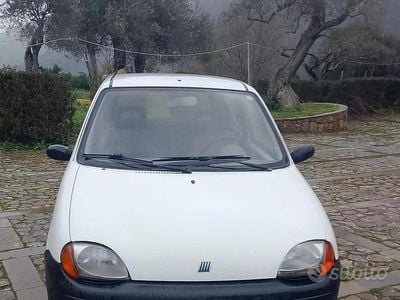 Usata Fiat 600 39 CV (28 kW) 1998 Bianco Berlina