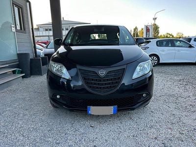 Usata Lancia Ypsilon 85 CV (62 kW) 2015 Nero Utilitaria