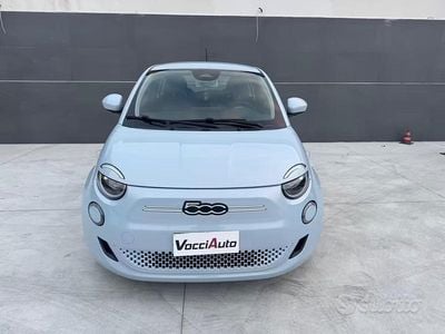 Usata Fiat 500e La Prima 86 kW (118 CV) 2020 Blu Berlina
