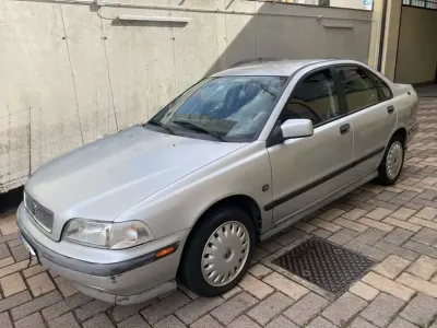 Usata Volvo V40 125 CV (91 kW) 1999 Argento Station wagon