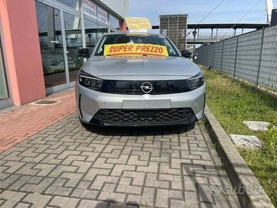 Usata Opel Corsa 75 CV (55 kW) 2024 Grigio Utilitaria