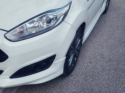 Bianco Usata 2017 Ford Fiesta ST-Line Berlina | 7500 € (Buon prezzo)