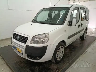 Usata Fiat Doblò Active 120 CV (88 kW) 2007 Bianco metallizzato Monovolume