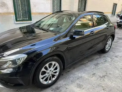 Usata Mercedes GLA200 136 CV (100 kW) 2016 Nero SUV