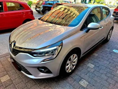 Usata Renault Clio V Business 86 CV (63 kW) 2020 Argento Berlina