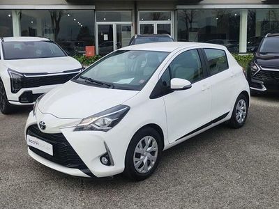 Usata Toyota Yaris Cool 72 CV (52 kW) 2018 Bianco Berlina