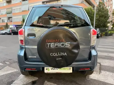 Usata Daihatsu Terios 102 CV (75 kW) 2013 Grigio SUV