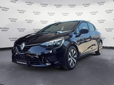 Usata Renault Clio Equilibre 101 CV (74 kW) 2023 Nero Utilitaria