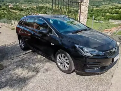 Usata Opel Astra 122 CV (89 kW) 2022 Nero Utilitaria