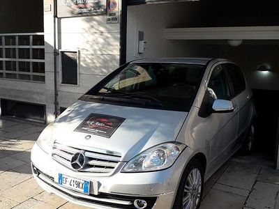 Usata Mercedes A180 Elegance 109 CV (80 kW) 2011 Argento Berlina