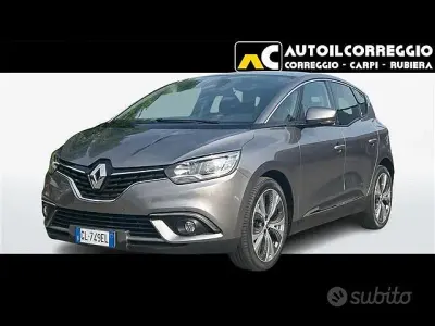 Usado Renault Scénic IV Intens 110 CV (80 kW) 2017 Gris Monovolumen