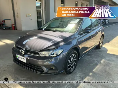 Usata VW Polo 80 CV (58 kW) 2021 Gray Utilitaria