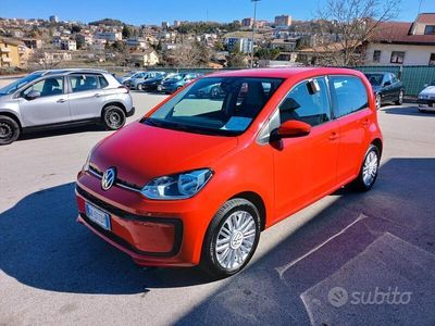 Usata VW up! Move 68 CV (50 kW) 2022 Rosso Utilitaria