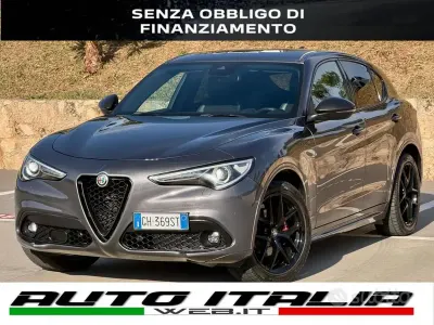 Usado Alfa Romeo Stelvio Ti 210 CV (154 kW) 2022 Gris SUV