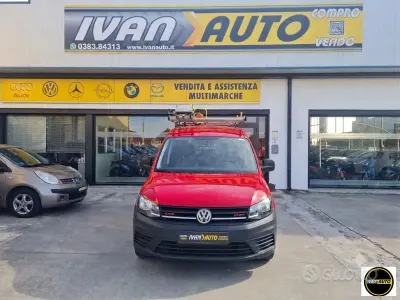 Usata VW Caddy 121 CV (88 kW) 2016 Rosso Monovolume