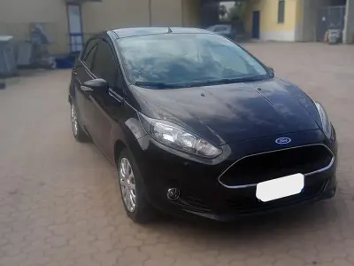 Usata Ford Fiesta 95 CV (69 kW) 2016 Nero Utilitaria
