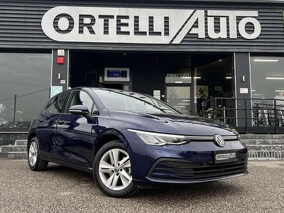 Usata VW Golf VIII Life 116 CV (85 kW) 2021 Blu/azzurro Berlina