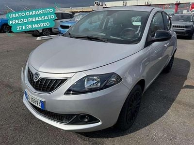 Usata Lancia Ypsilon Silver 69 CV (50 kW) 2021 Grigio Utilitaria