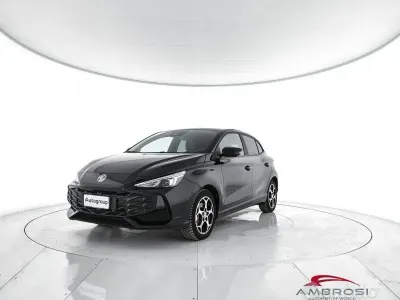 Usata MG MG3 Luxury 194 CV (142 kW) 2024 Pebble black Utilitaria