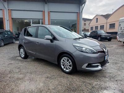 Usata Renault Scénic III XMOD 110 CV (80 kW) 2014 Grigio Monovolume