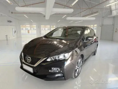Używany Nissan Leaf 89 kW (122 KM) 2021 Czarny Hatchback