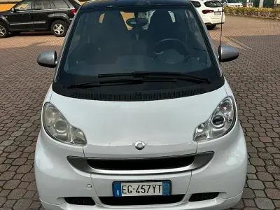 Usata Smart ForTwo Coupé 41 CV (30 kW) 2011 Bianco Coupé