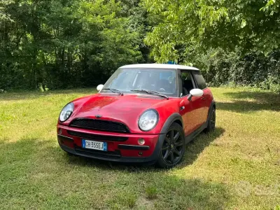 Usata Mini Cooper 75 CV (55 kW) 2003 Rosso Utilitaria