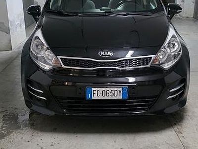 Usata Kia Rio 90 CV (66 kW) 2016 Nero Utilitaria