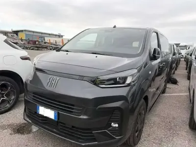 Usata Fiat E-Ulysse 131 kW (179 CV) 2025 Grigio scuro Monovolume