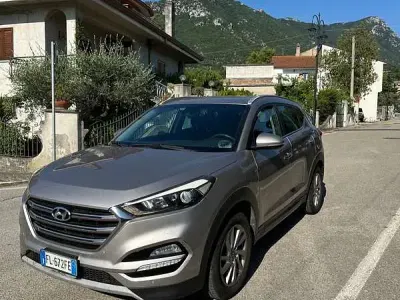 Usata Hyundai Tucson Xpossible 141 CV (103 kW) 2017 Bronzo SUV