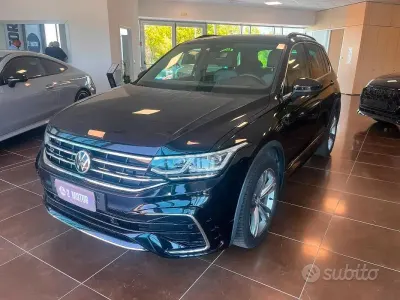 Usata VW Tiguan R-line 150 CV (110 kW) 2021 Nero SUV